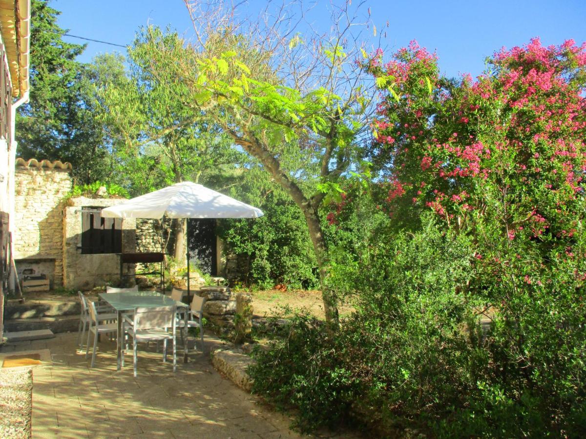 Le Mas Des Lilas Uzès المظهر الخارجي الصورة